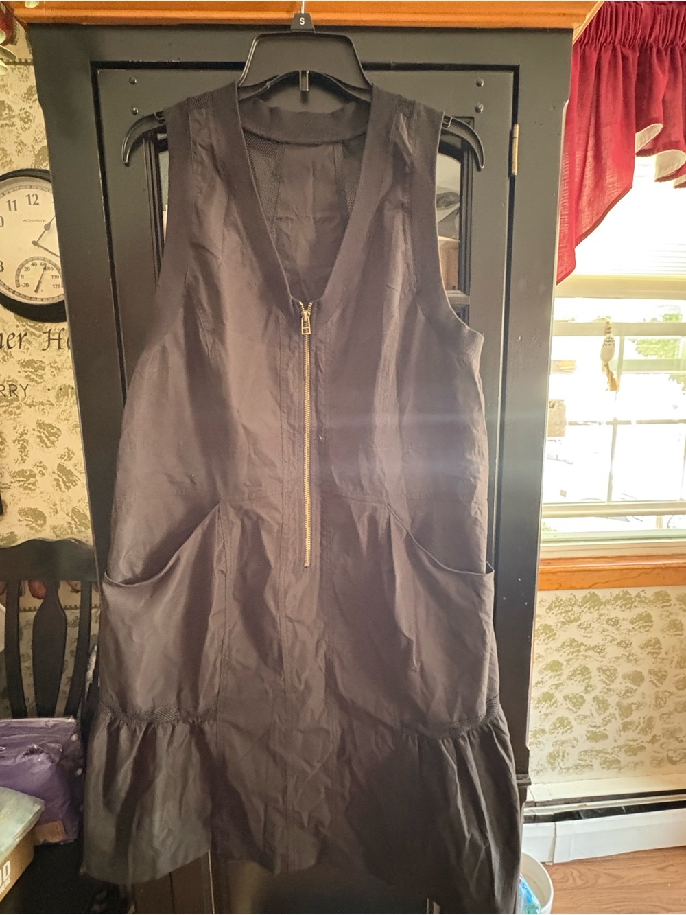 Amazon Black Sleeveless Zip-Front Pocket Dress